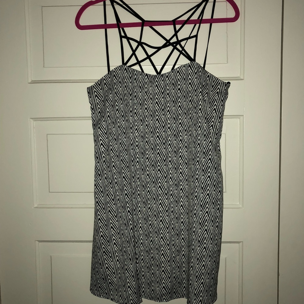 Black & white boutique shift dress